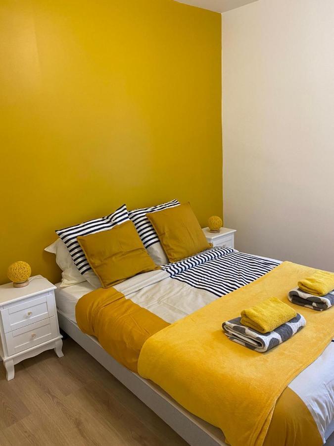 Grand F4 De 71M2 Pour 6 Personnes En Plein Centre Ville 阿尔帕容 外观 照片
