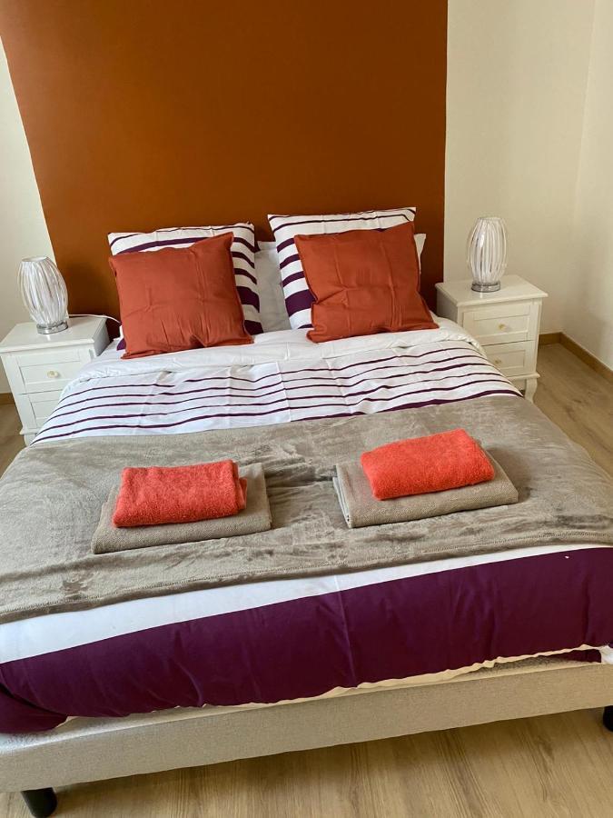 Grand F4 De 71M2 Pour 6 Personnes En Plein Centre Ville 阿尔帕容 外观 照片