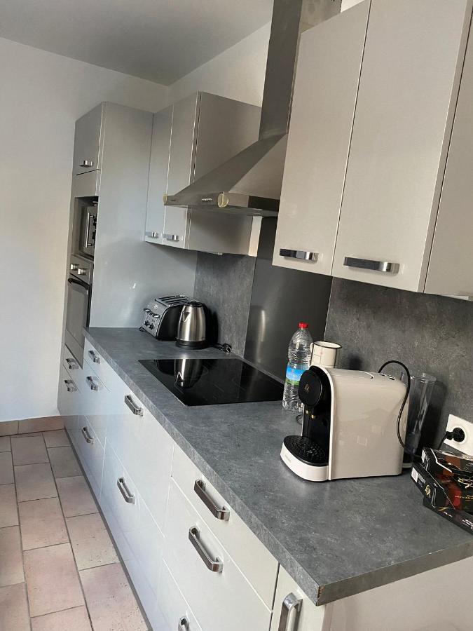 Grand F4 De 71M2 Pour 6 Personnes En Plein Centre Ville 阿尔帕容 外观 照片